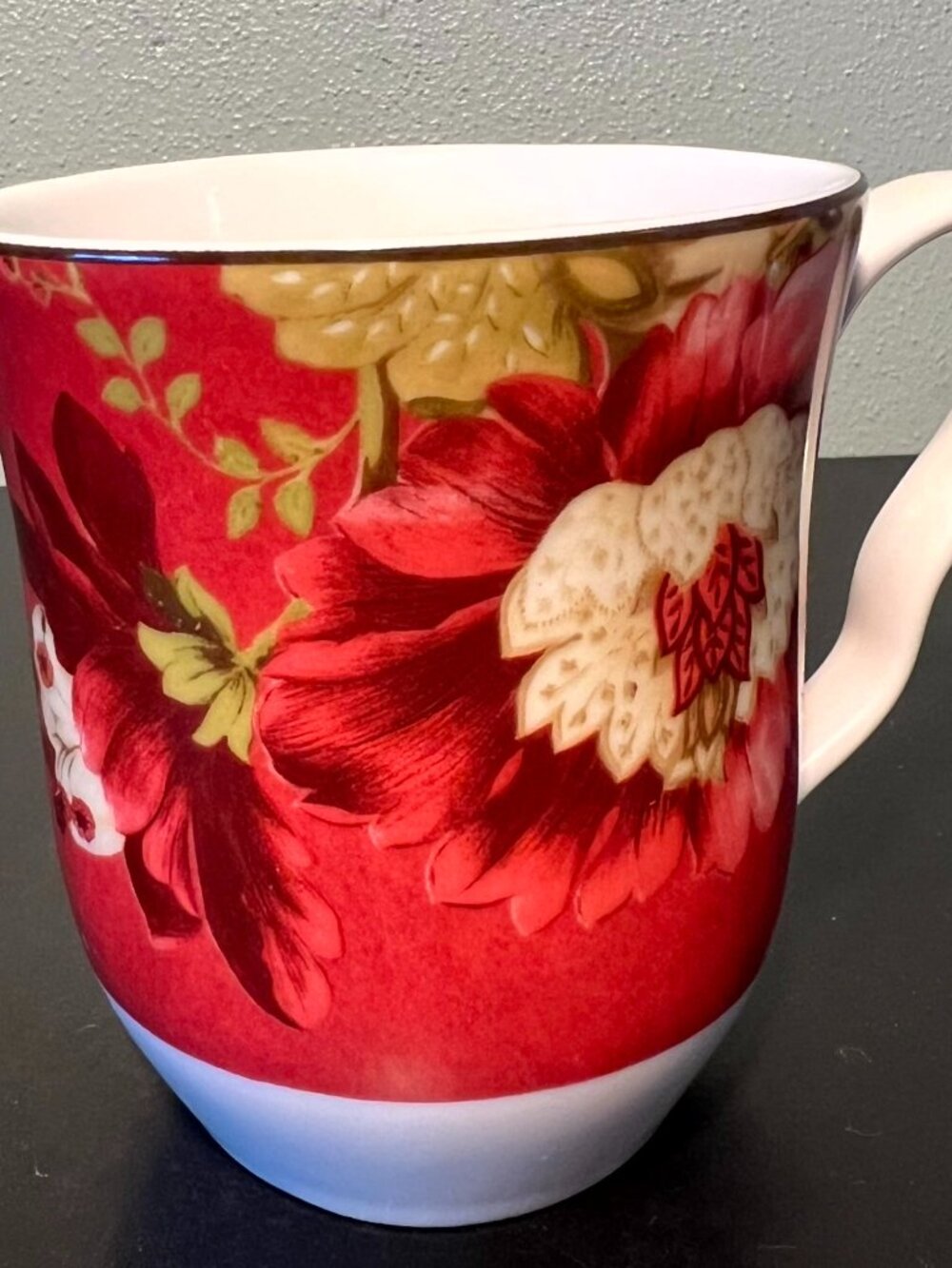 222 Fifth Lutece Coffee Mug Fine Porcelain Red White Floral Fleur Rouge 14oz